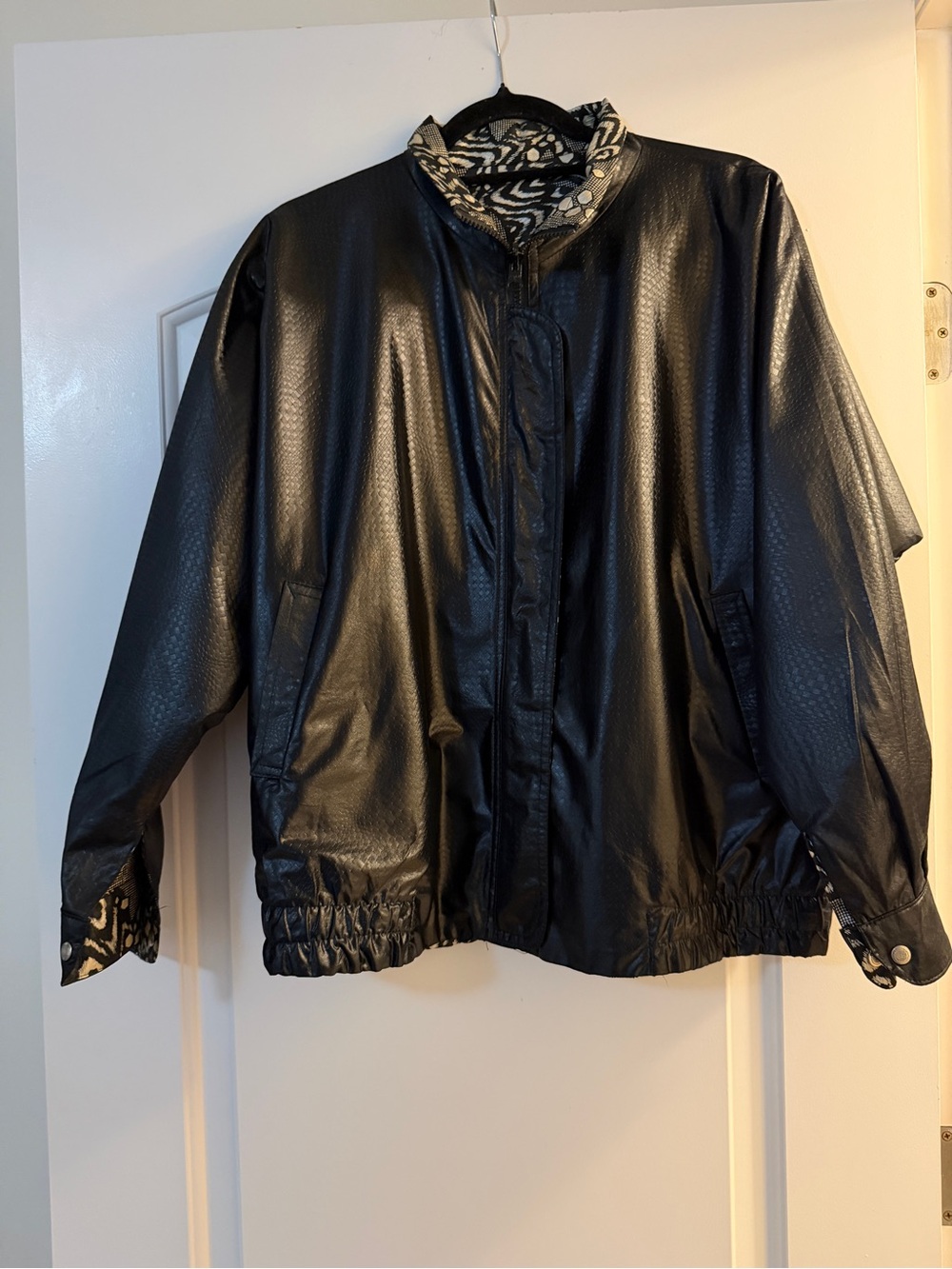 LaPhia Black Women's reversible bomber  Jacket M/L